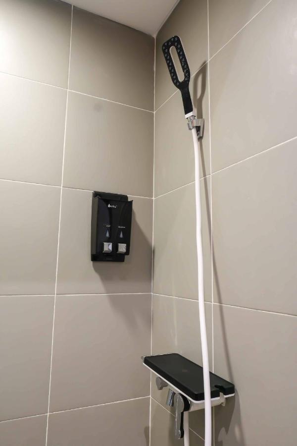M Cabin Karawaci Binong Экстерьер фото