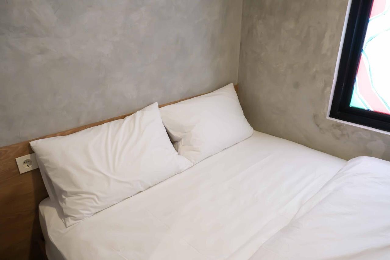 M Cabin Karawaci Binong Экстерьер фото